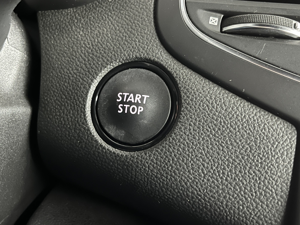 RENAULT MEGANE 4 1,8 280 RS  EDC  4 CONTROL SIEGES RECARO CHASSIS SPORT RS DRIVE  KEYLES GPS CAMERA  APPLE CARPLAY  FEUX FULL LED REGULATEUR LIMITEUR RS VISION EXCELLENT ETAT