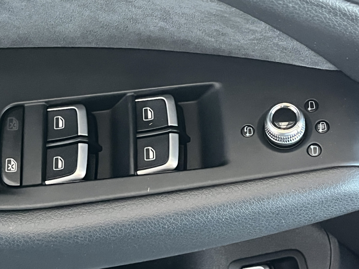 AUDI SQ5 3,0  TDI V6 313 BVA8 QUATTRO TOIT PANORAMIQUE OUVRANT  GPS CAMERA HIFI B&O KEYLESS  BI-XENON  PARK PILOT  DRIVE SELECT JANTE 21  EXCELLENT ETAT