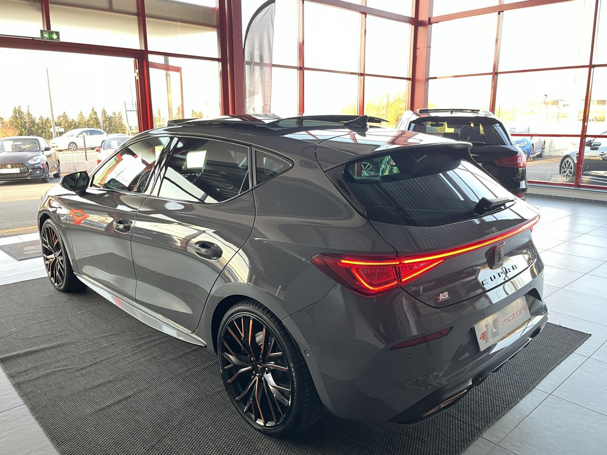 CUPRA LEON 1,4 E-HYBRID 245 DSG6 TOIT PANORAMIQUE OUVRANT GPS  CAMERA KEYLESS FULL LED VIRTUAL COCKPIT PARK PILOT DRIVE PROFILE REGULATEUR LIMITEUR EXCELLENT ETAT