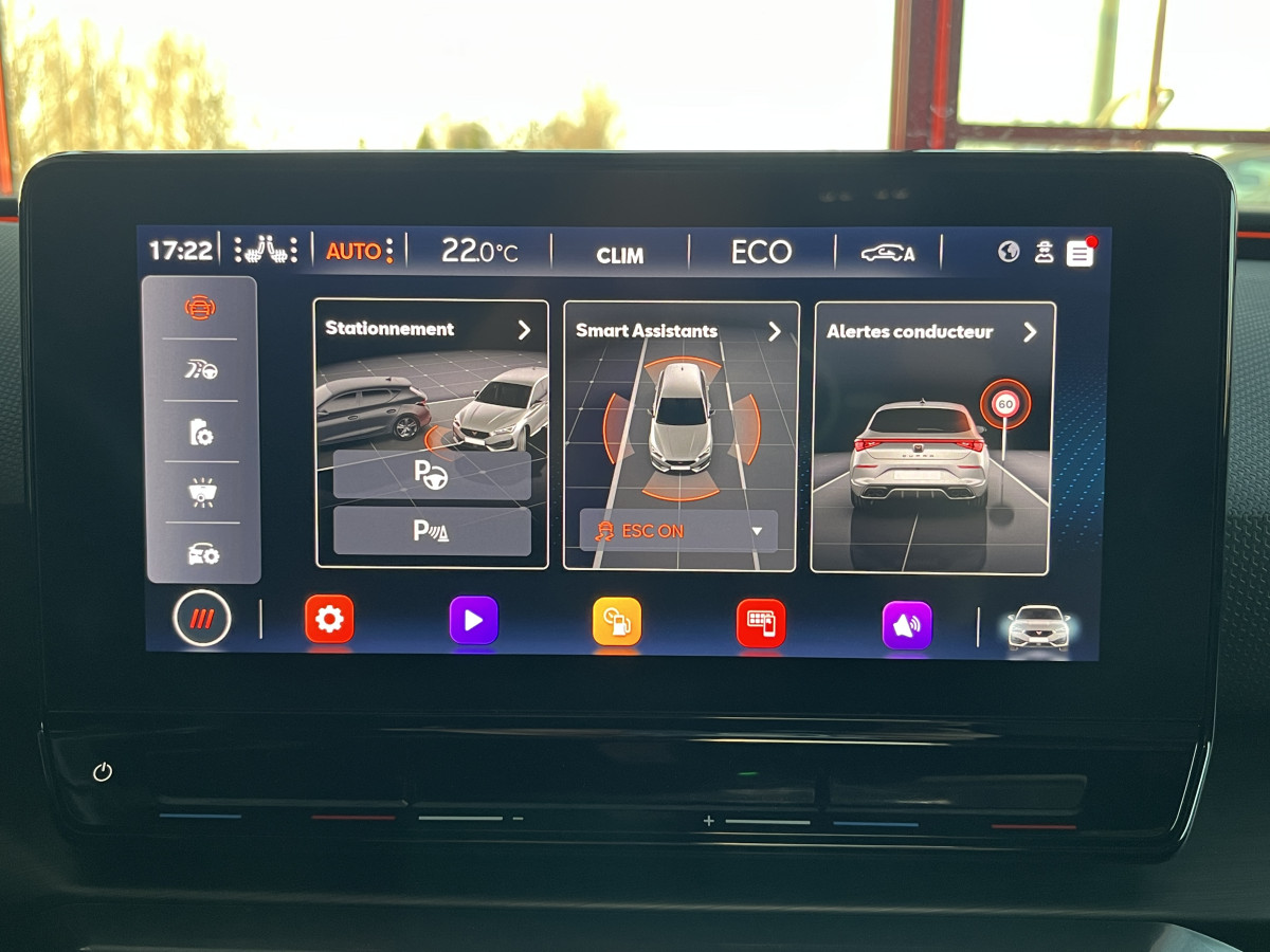 CUPRA LEON 1,4 E-HYBRID 245 DSG6 TOIT PANORAMIQUE OUVRANT GPS  CAMERA KEYLESS FULL LED VIRTUAL COCKPIT PARK PILOT DRIVE PROFILE REGULATEUR LIMITEUR EXCELLENT ETAT