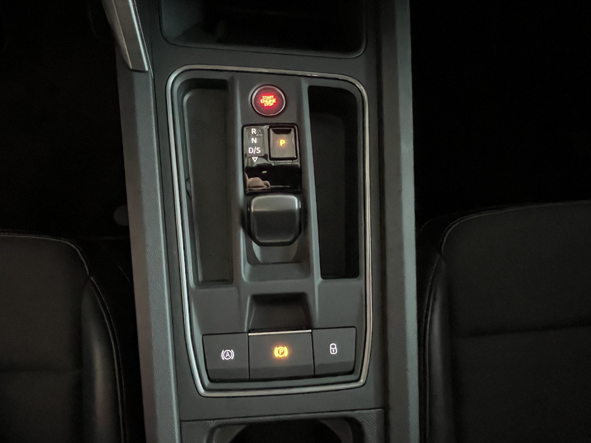 CUPRA LEON 1,4 E-HYBRID 245 DSG6 TOIT PANORAMIQUE OUVRANT GPS  CAMERA KEYLESS FULL LED VIRTUAL COCKPIT PARK PILOT DRIVE PROFILE REGULATEUR LIMITEUR EXCELLENT ETAT