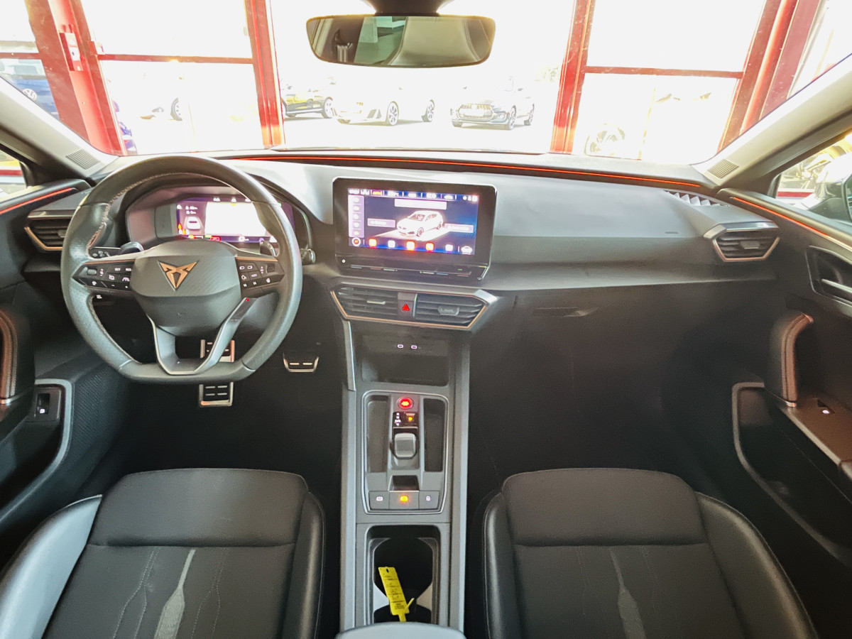 CUPRA LEON 1,4 E-HYBRID 245 DSG6 TOIT PANORAMIQUE OUVRANT GPS  CAMERA KEYLESS FULL LED VIRTUAL COCKPIT PARK PILOT DRIVE PROFILE REGULATEUR LIMITEUR EXCELLENT ETAT
