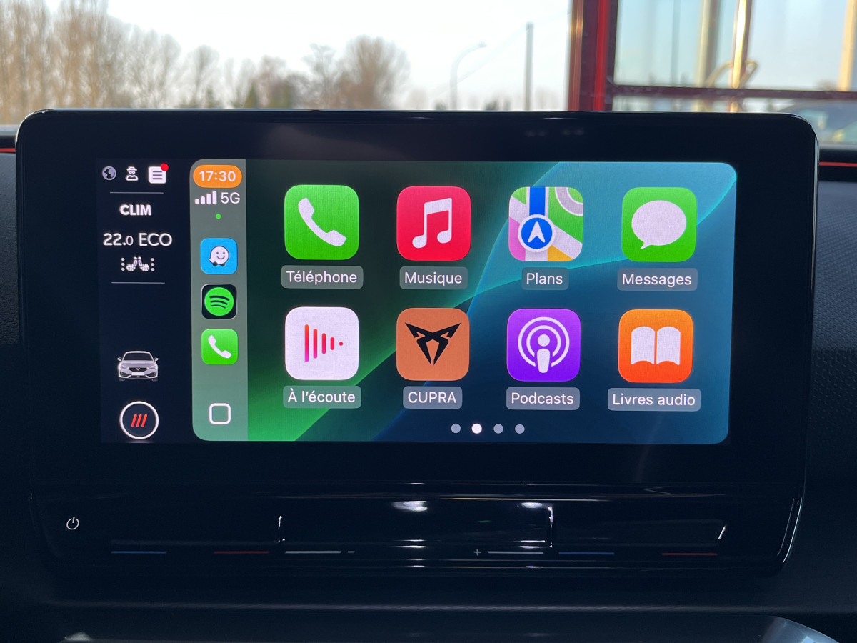 CUPRA LEON 1,4 E-HYBRID 245 DSG6 TOIT PANORAMIQUE OUVRANT GPS  CAMERA KEYLESS FULL LED VIRTUAL COCKPIT PARK PILOT DRIVE PROFILE REGULATEUR LIMITEUR EXCELLENT ETAT