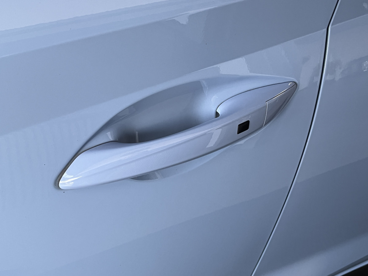 HYUNDAI I20 N 1,6 T-GDI 204 GPS CAMERA APPLE CARPLAY REGULATEUR LIMITEUR KEYLESS VIRTUAL COCKPIT DRIVE SELECT HIFI BOSE FULL LED DIFFERENTIEL A GLISSEMENT EXCELLENT ETAT