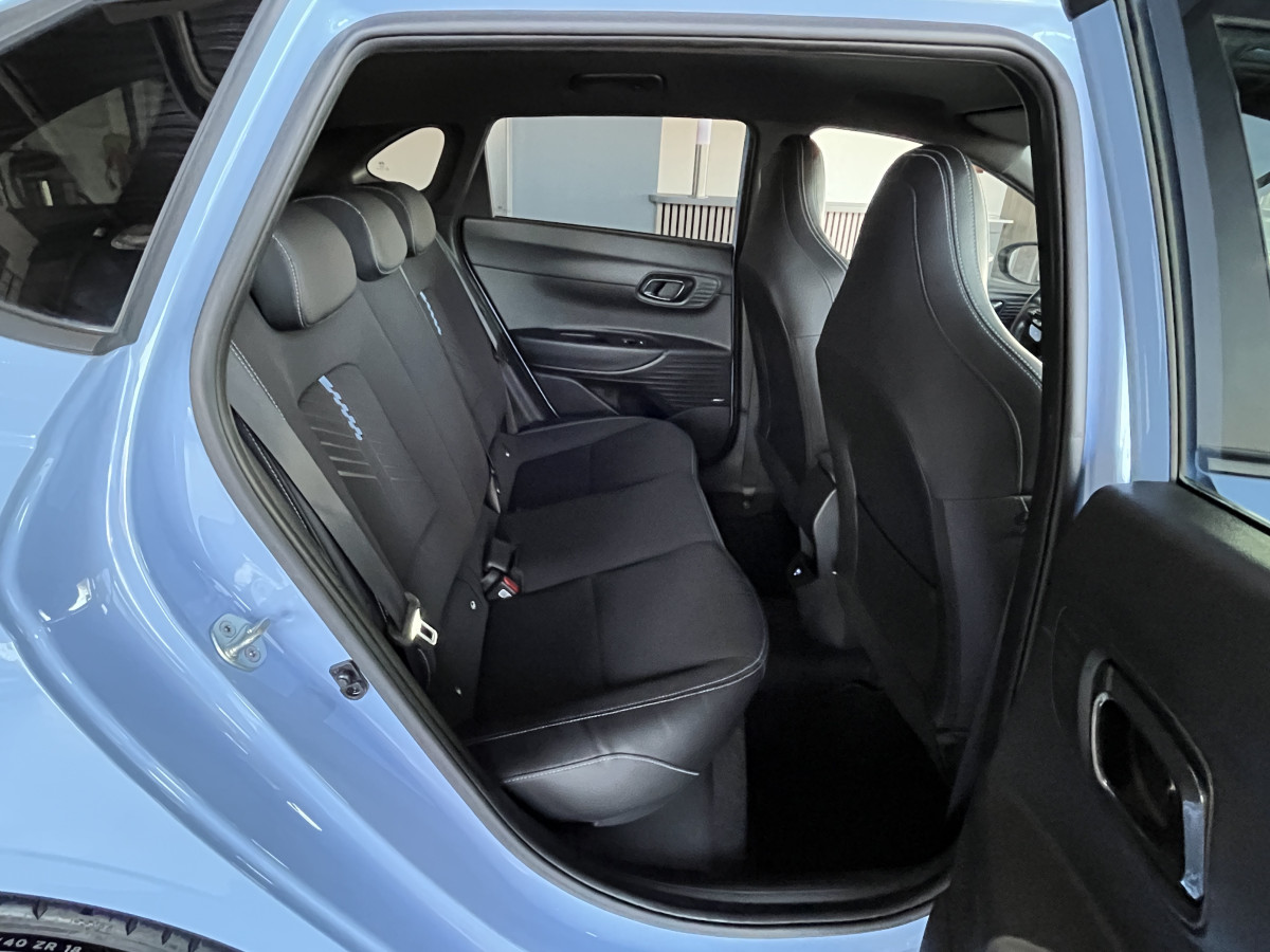 HYUNDAI I20 N 1,6 T-GDI 204 GPS CAMERA APPLE CARPLAY REGULATEUR LIMITEUR KEYLESS VIRTUAL COCKPIT DRIVE SELECT HIFI BOSE FULL LED DIFFERENTIEL A GLISSEMENT EXCELLENT ETAT