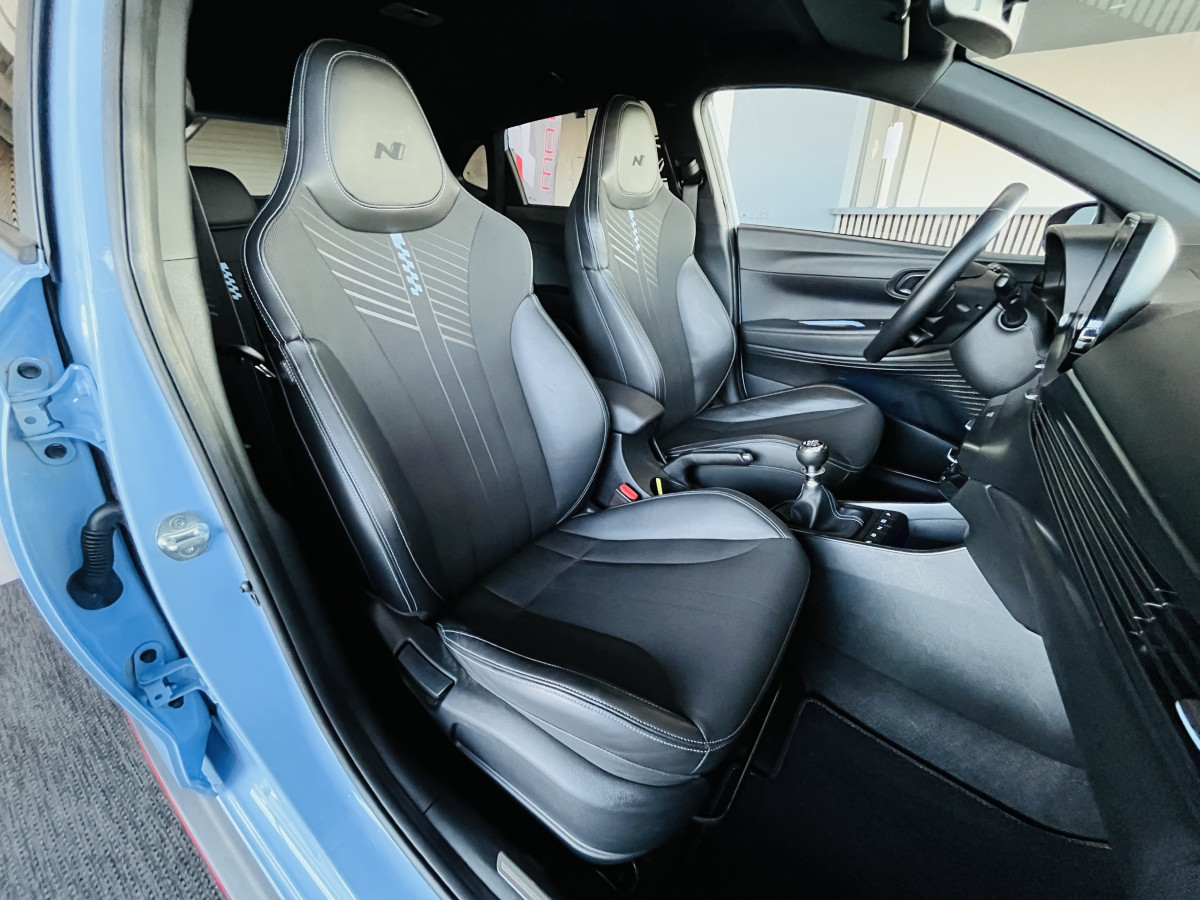 HYUNDAI I20 N 1,6 T-GDI 204 GPS CAMERA APPLE CARPLAY REGULATEUR LIMITEUR KEYLESS VIRTUAL COCKPIT DRIVE SELECT HIFI BOSE FULL LED DIFFERENTIEL A GLISSEMENT EXCELLENT ETAT