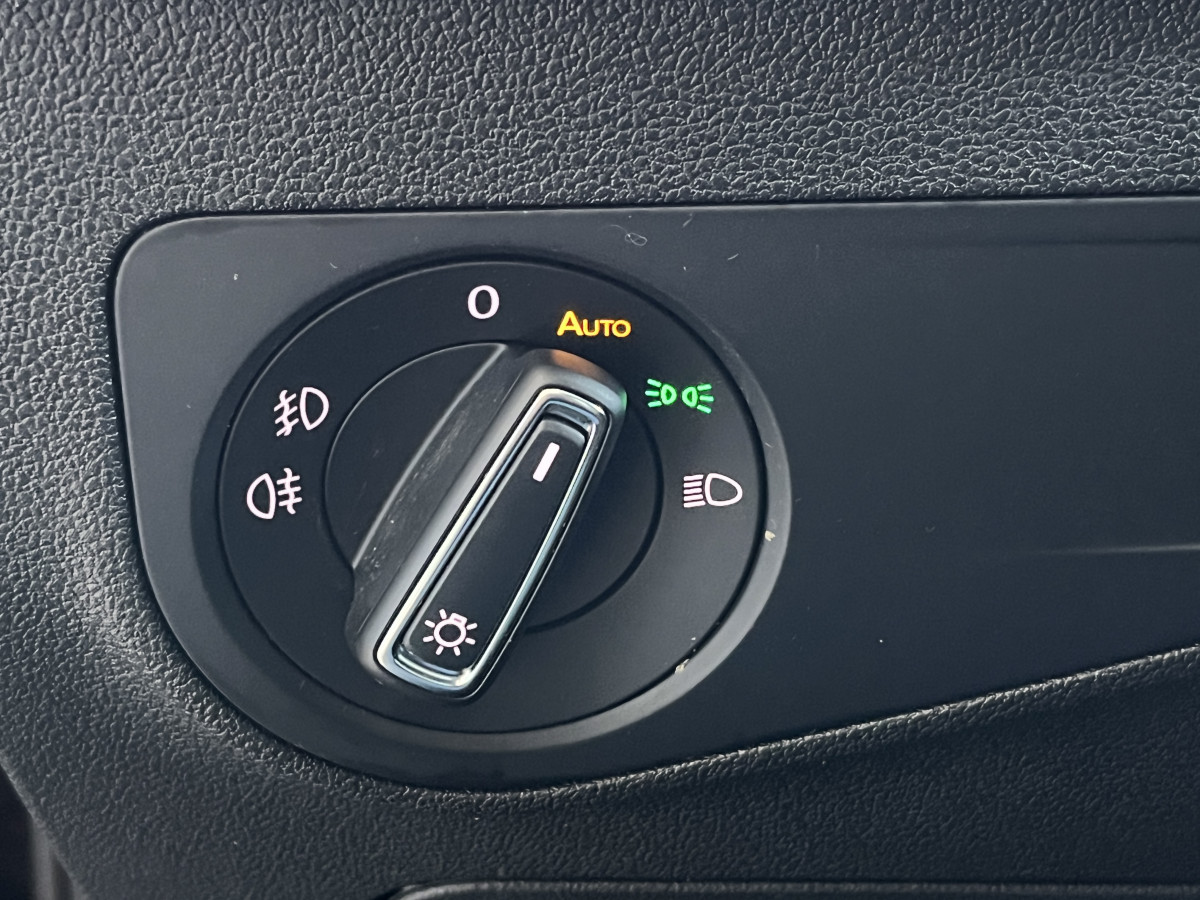 VOLKSWAGEN TIGUAN 2,0 190 DSG7 TYPE CARAT 4MOTION GPS CAMERA APPLE CARPLAY   ATTELAGE  REGULATEUR ADAPTATIF  FEUX FULL LED PACK HIVER  EXCELLENT ETAT