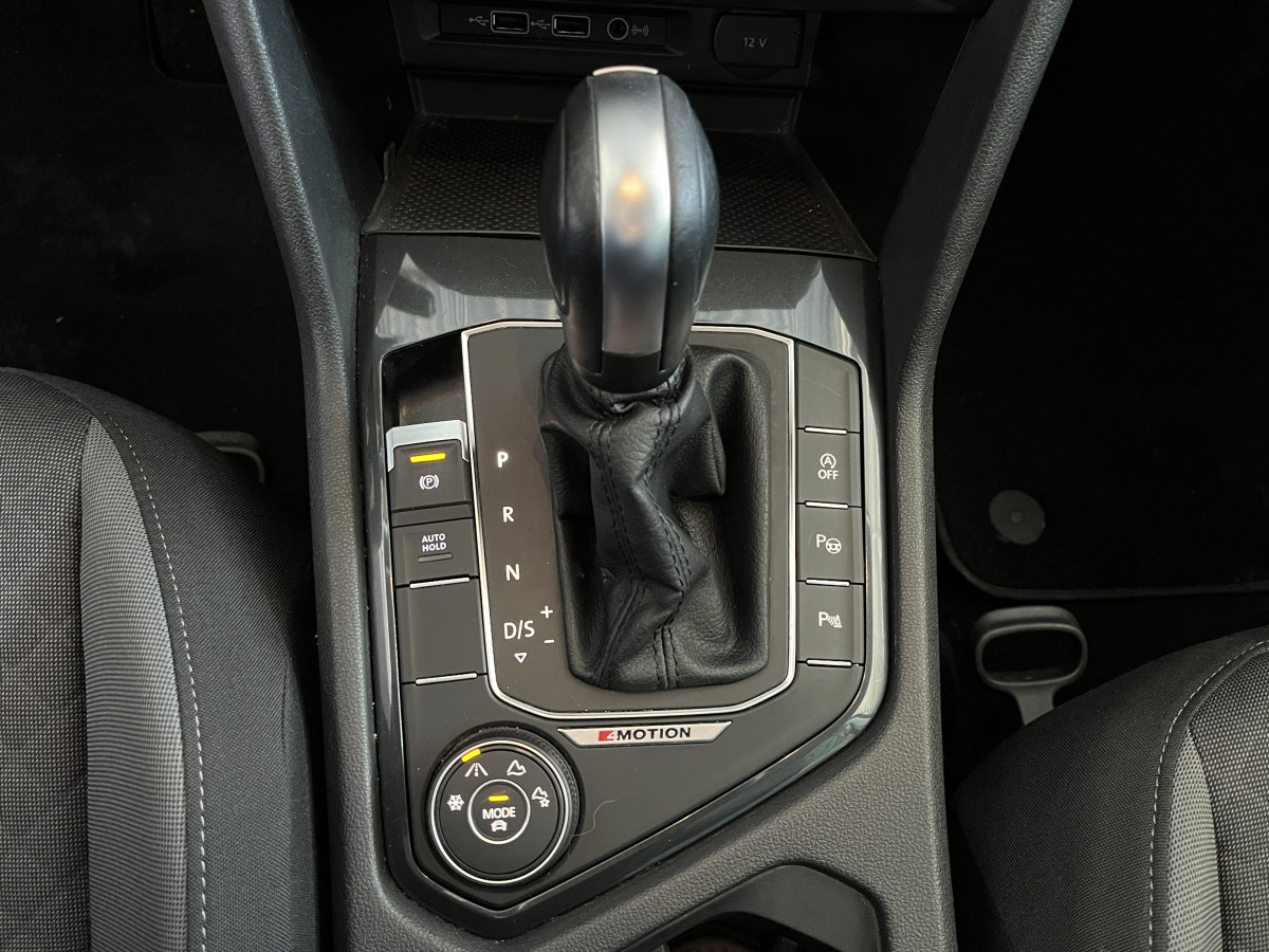 VOLKSWAGEN TIGUAN 2,0 190 DSG7 TYPE CARAT 4MOTION GPS CAMERA APPLE CARPLAY   ATTELAGE  REGULATEUR ADAPTATIF  FEUX FULL LED PACK HIVER  EXCELLENT ETAT