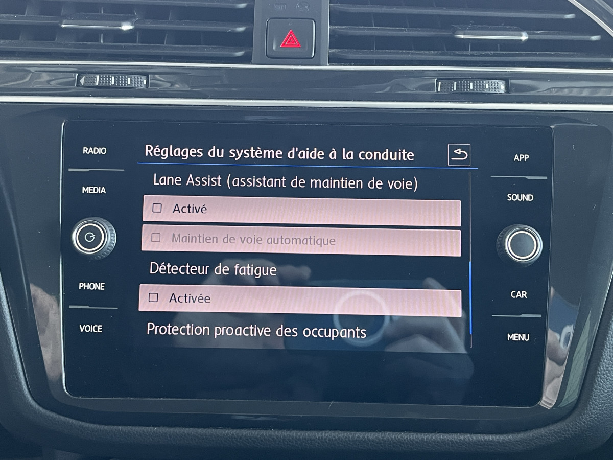 VOLKSWAGEN TIGUAN 2,0 190 DSG7 TYPE CARAT 4MOTION GPS CAMERA APPLE CARPLAY   ATTELAGE  REGULATEUR ADAPTATIF  FEUX FULL LED PACK HIVER  EXCELLENT ETAT