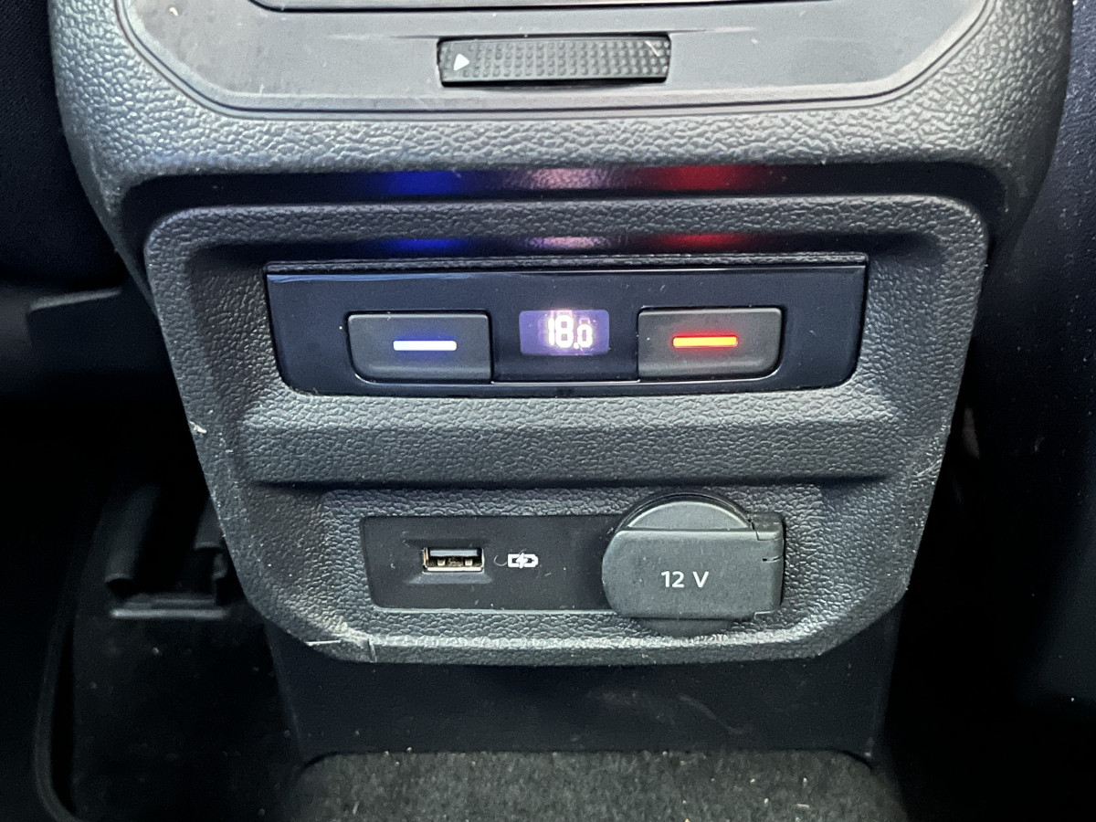 VOLKSWAGEN TIGUAN 2,0 190 DSG7 TYPE CARAT 4MOTION GPS CAMERA APPLE CARPLAY   ATTELAGE  REGULATEUR ADAPTATIF  FEUX FULL LED PACK HIVER  EXCELLENT ETAT