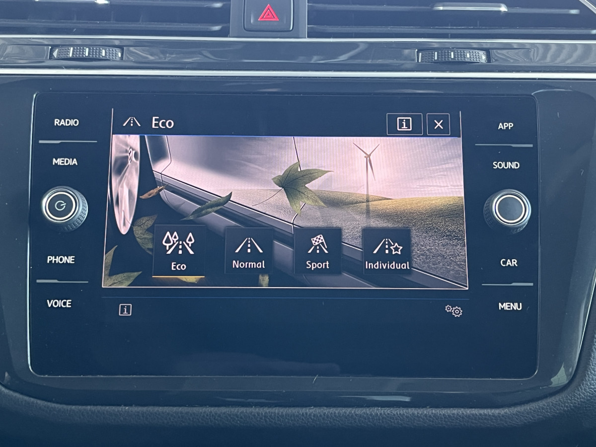 VOLKSWAGEN TIGUAN 2,0 190 DSG7 TYPE CARAT 4MOTION GPS CAMERA APPLE CARPLAY   ATTELAGE  REGULATEUR ADAPTATIF  FEUX FULL LED PACK HIVER  EXCELLENT ETAT