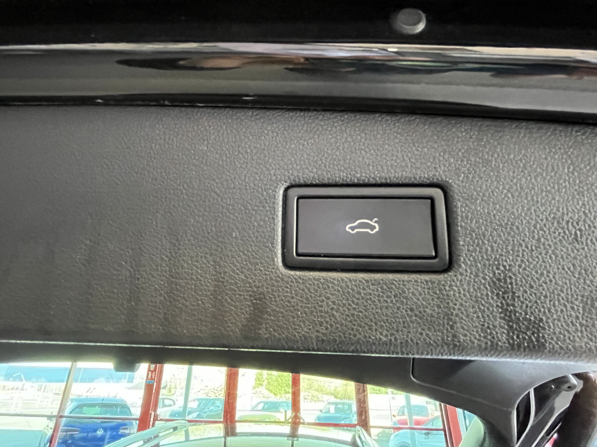 VOLKSWAGEN TIGUAN 2,0 190 DSG7 TYPE CARAT 4MOTION GPS CAMERA APPLE CARPLAY   ATTELAGE  REGULATEUR ADAPTATIF  FEUX FULL LED PACK HIVER  EXCELLENT ETAT