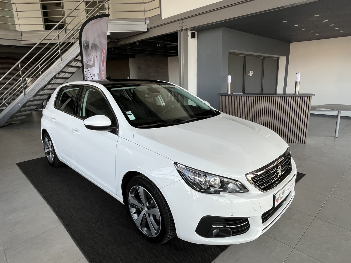 PEUGEOT 308 1,2 130 EAT8 TYPE ALLURE GPS KEYLESS APPLE CARPLAY TOIT PANRAMIQUE REGULATEUR LIMITEUR ATTELAGE PARK PILOT JANTES ALU 17  EXCELLENT ETAT