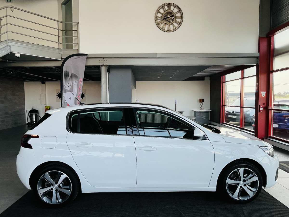 PEUGEOT 308 1,2 130 EAT8 TYPE ALLURE GPS KEYLESS APPLE CARPLAY TOIT PANRAMIQUE REGULATEUR LIMITEUR ATTELAGE PARK PILOT JANTES ALU 17  EXCELLENT ETAT