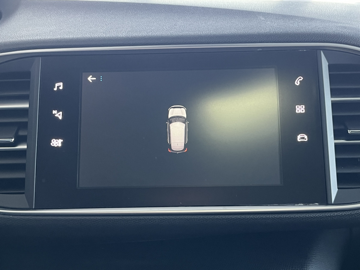 PEUGEOT 308 1,2 130 EAT8 TYPE ALLURE GPS KEYLESS APPLE CARPLAY TOIT PANRAMIQUE REGULATEUR LIMITEUR ATTELAGE PARK PILOT JANTES ALU 17  EXCELLENT ETAT