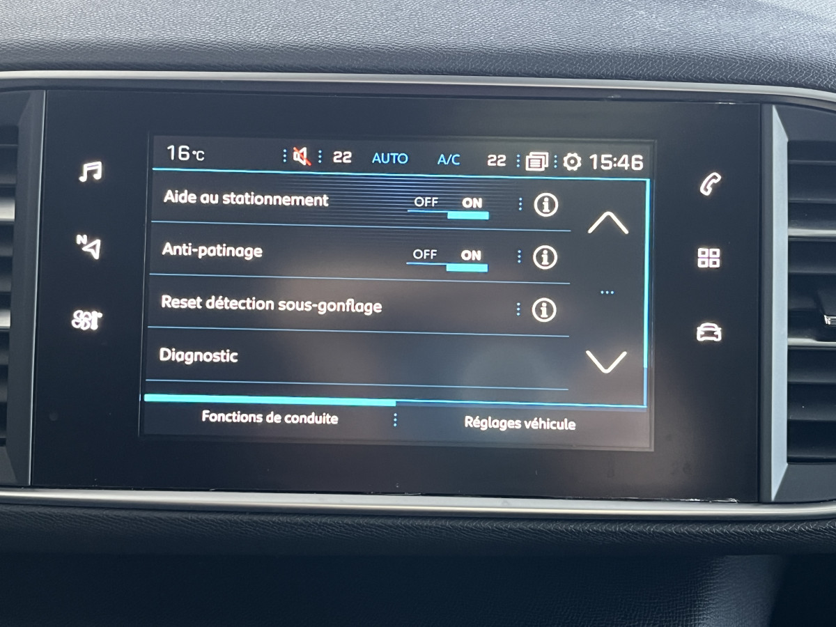 PEUGEOT 308 1,2 130 EAT8 TYPE ALLURE GPS KEYLESS APPLE CARPLAY TOIT PANRAMIQUE REGULATEUR LIMITEUR ATTELAGE PARK PILOT JANTES ALU 17  EXCELLENT ETAT