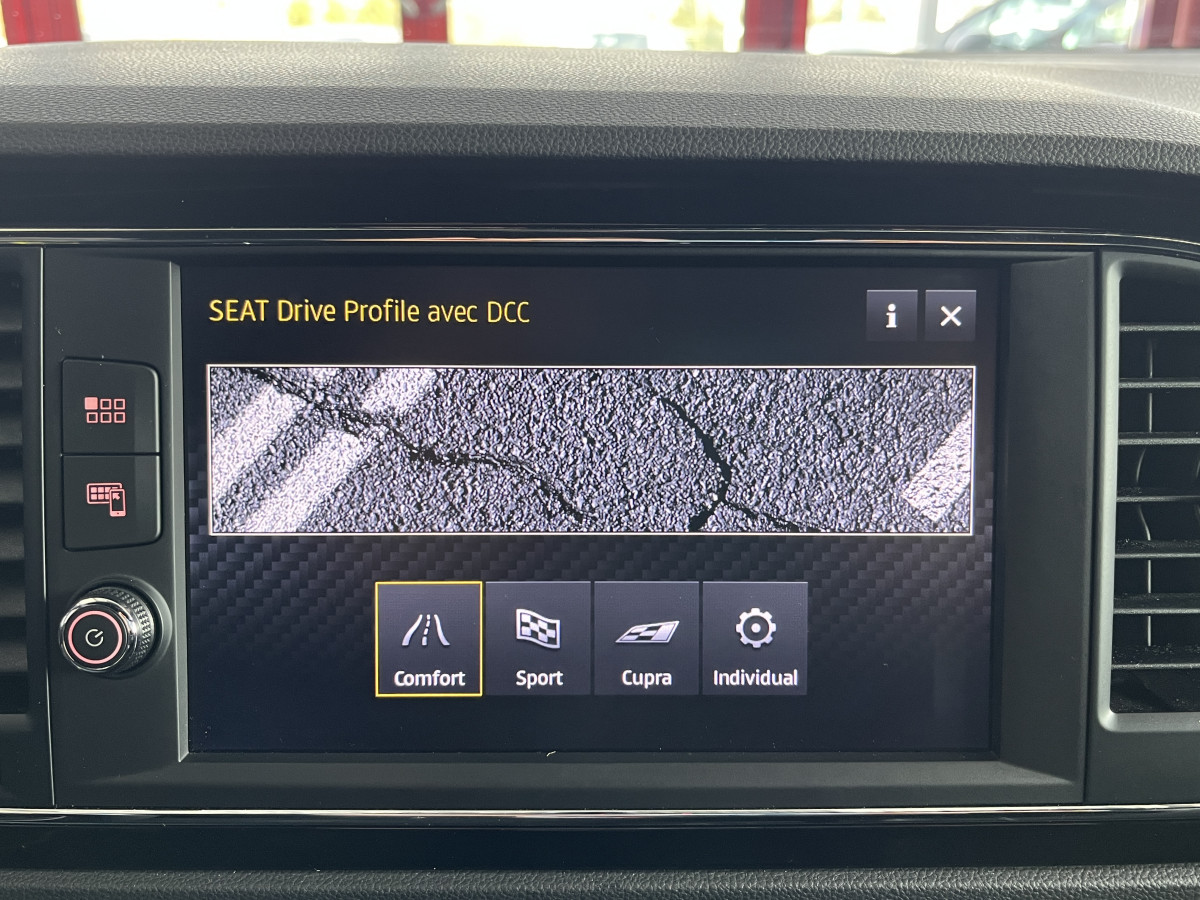 SEAT LEON CUPRA 2,0 TSI 300 GPS DCC REGULATEUR  PARK PILOT SEAT SOUND  FULL LED KEYESS DIGITAL COCKPIT JANTES 19 EXCELLENT ETAT