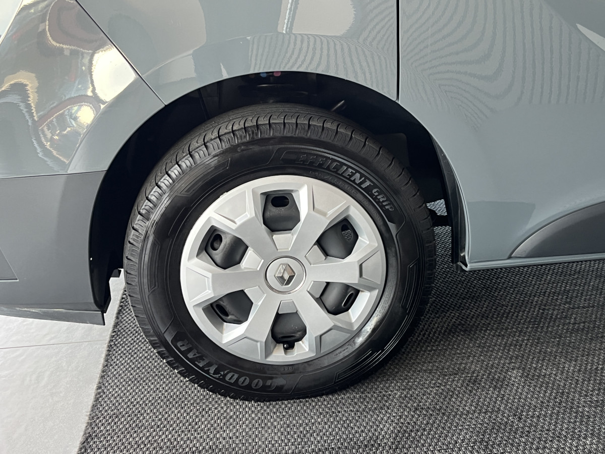 RENAULT TRAFIC SPACECLASS 9 PLACES  L2 H1 2,0 DCI 150 GPS FEUX FULL LED APPLE CARPLAY RADAR DE RECUL REGULATEUR LIMITEUR TVA RECUPERABLE EXCELLENT ETAT