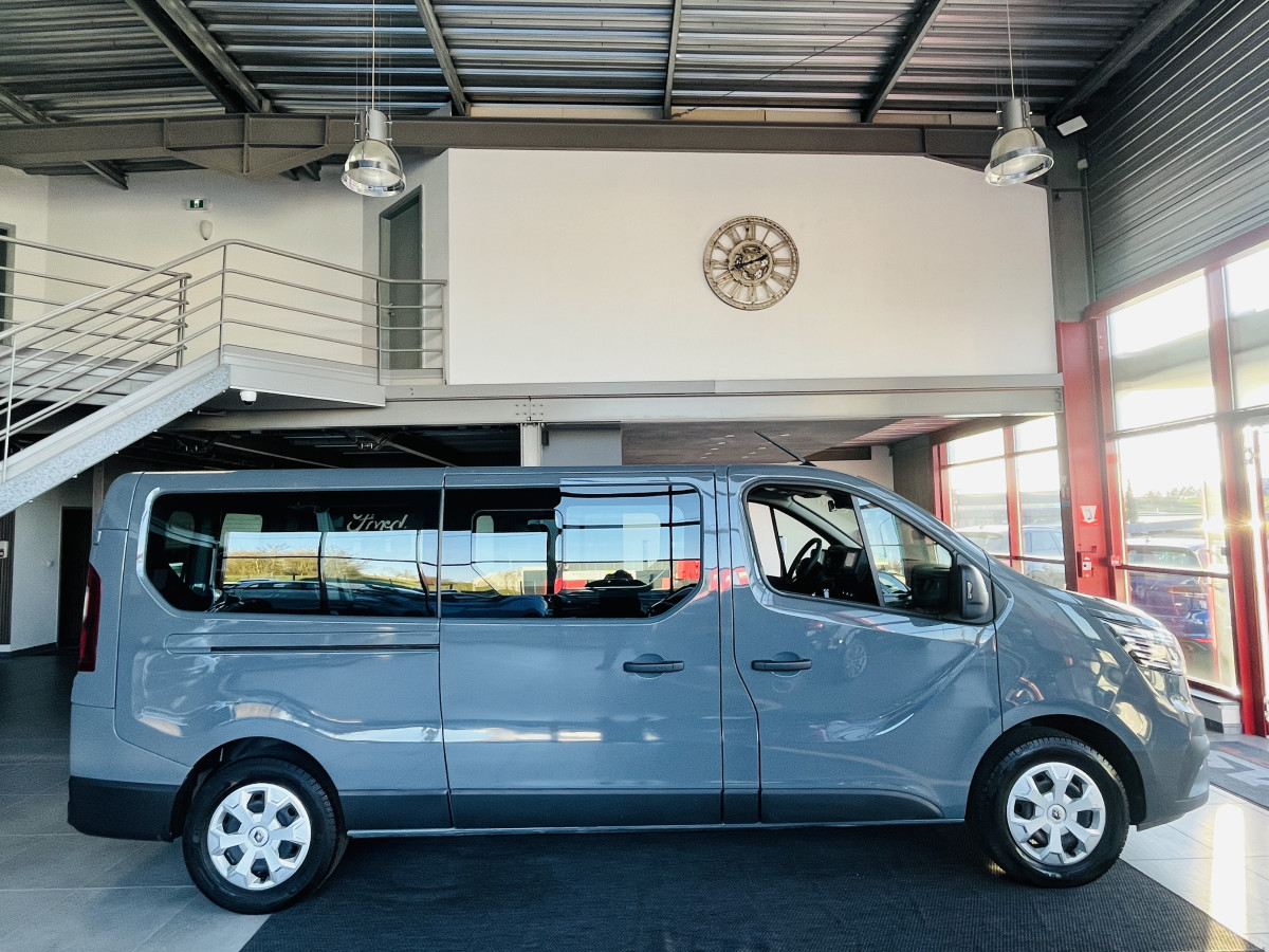 RENAULT TRAFIC SPACECLASS 9 PLACES  L2 H1 2,0 DCI 150 GPS FEUX FULL LED APPLE CARPLAY RADAR DE RECUL REGULATEUR LIMITEUR TVA RECUPERABLE EXCELLENT ETAT