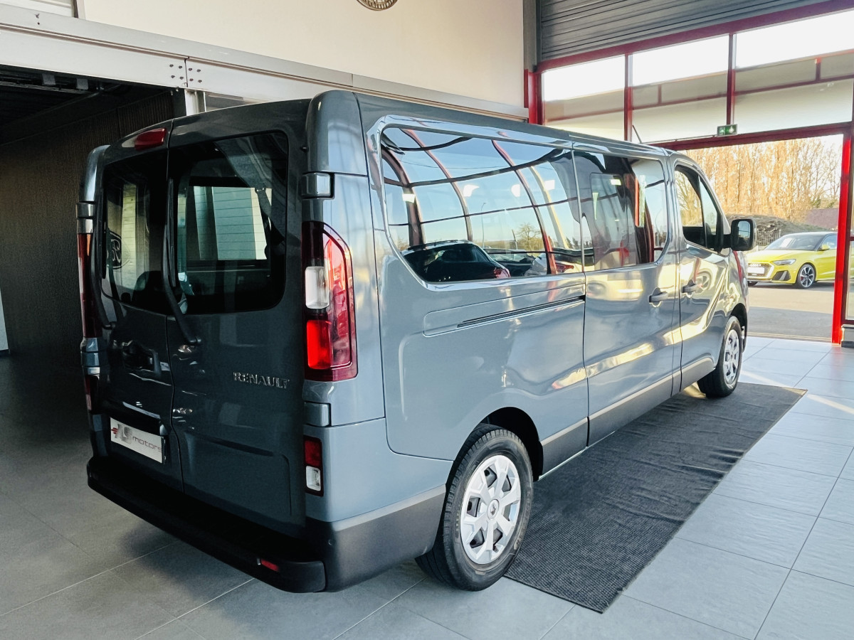 RENAULT TRAFIC SPACECLASS 9 PLACES  L2 H1 2,0 DCI 150 GPS FEUX FULL LED APPLE CARPLAY RADAR DE RECUL REGULATEUR LIMITEUR TVA RECUPERABLE EXCELLENT ETAT