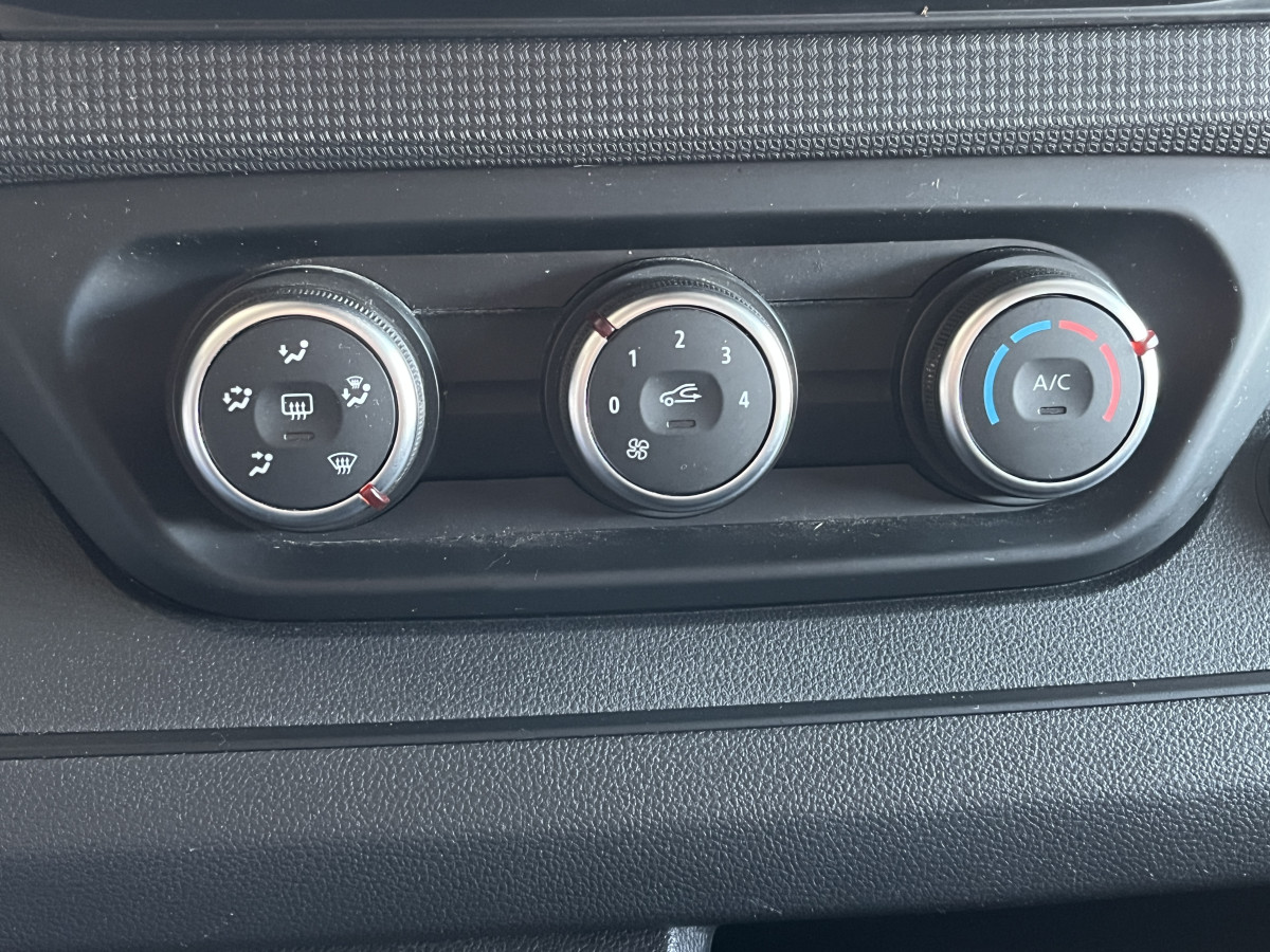 RENAULT TRAFIC SPACECLASS 9 PLACES  L2 H1 2,0 DCI 150 GPS FEUX FULL LED APPLE CARPLAY RADAR DE RECUL REGULATEUR LIMITEUR TVA RECUPERABLE EXCELLENT ETAT