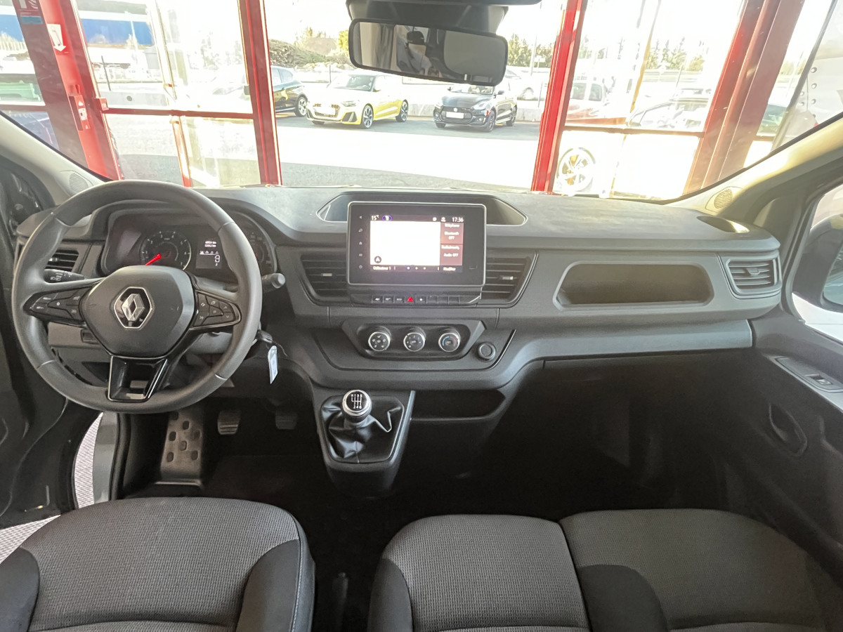 RENAULT TRAFIC SPACECLASS 9 PLACES  L2 H1 2,0 DCI 150 GPS FEUX FULL LED APPLE CARPLAY RADAR DE RECUL REGULATEUR LIMITEUR TVA RECUPERABLE EXCELLENT ETAT