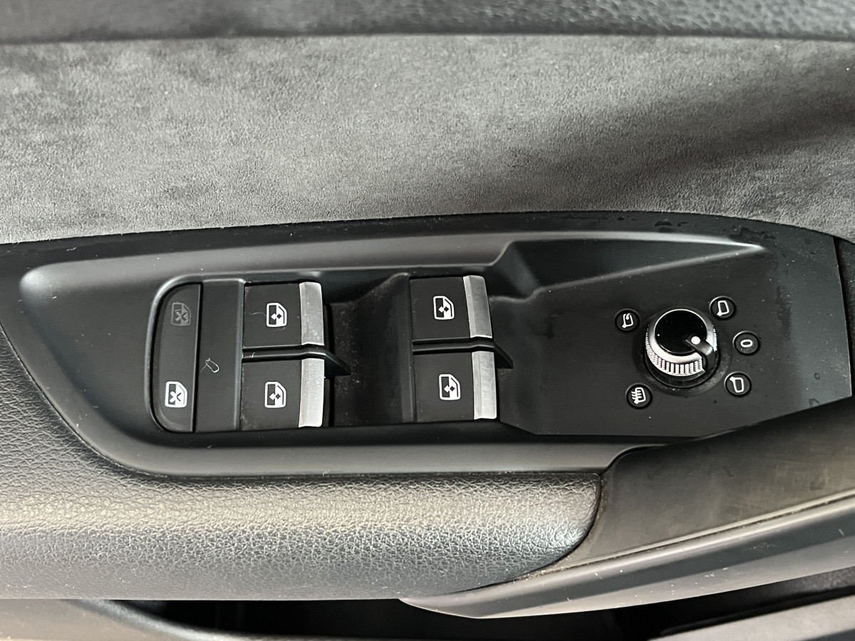 AUDI SQ5 3,0 TDI V6 347 BVA8 QUATTRO TOIT PANORAMIQUE OUVRANT  ATTELAGE ELECTRIQUE GPS  CAMERA  KEYLESS REGULATEUR LIMITEUR  PHARES MATRIX  LED  LED PARK PILOT FULL CUIR  DRIVE SELECT JANTE 21 EXCELLENT ETAT