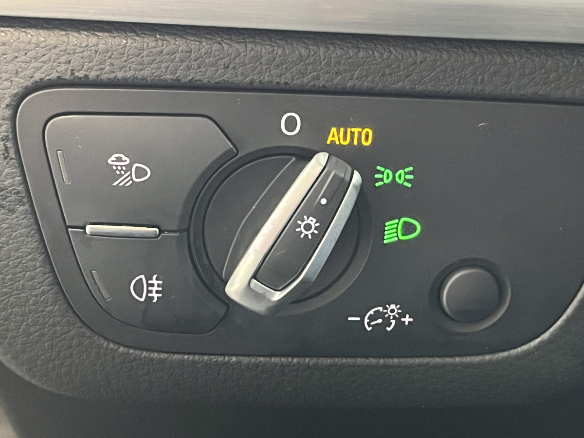 AUDI SQ5 3,0 TDI V6 347 BVA8 QUATTRO TOIT PANORAMIQUE OUVRANT  ATTELAGE ELECTRIQUE GPS  CAMERA  KEYLESS REGULATEUR LIMITEUR  PHARES MATRIX  LED  LED PARK PILOT FULL CUIR  DRIVE SELECT JANTE 21 EXCELLENT ETAT