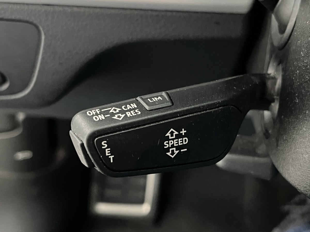 AUDI SQ5 3,0 TDI V6 347 BVA8 QUATTRO TOIT PANORAMIQUE OUVRANT  ATTELAGE ELECTRIQUE GPS  CAMERA  KEYLESS REGULATEUR LIMITEUR  PHARES MATRIX  LED  LED PARK PILOT FULL CUIR  DRIVE SELECT JANTE 21 EXCELLENT ETAT