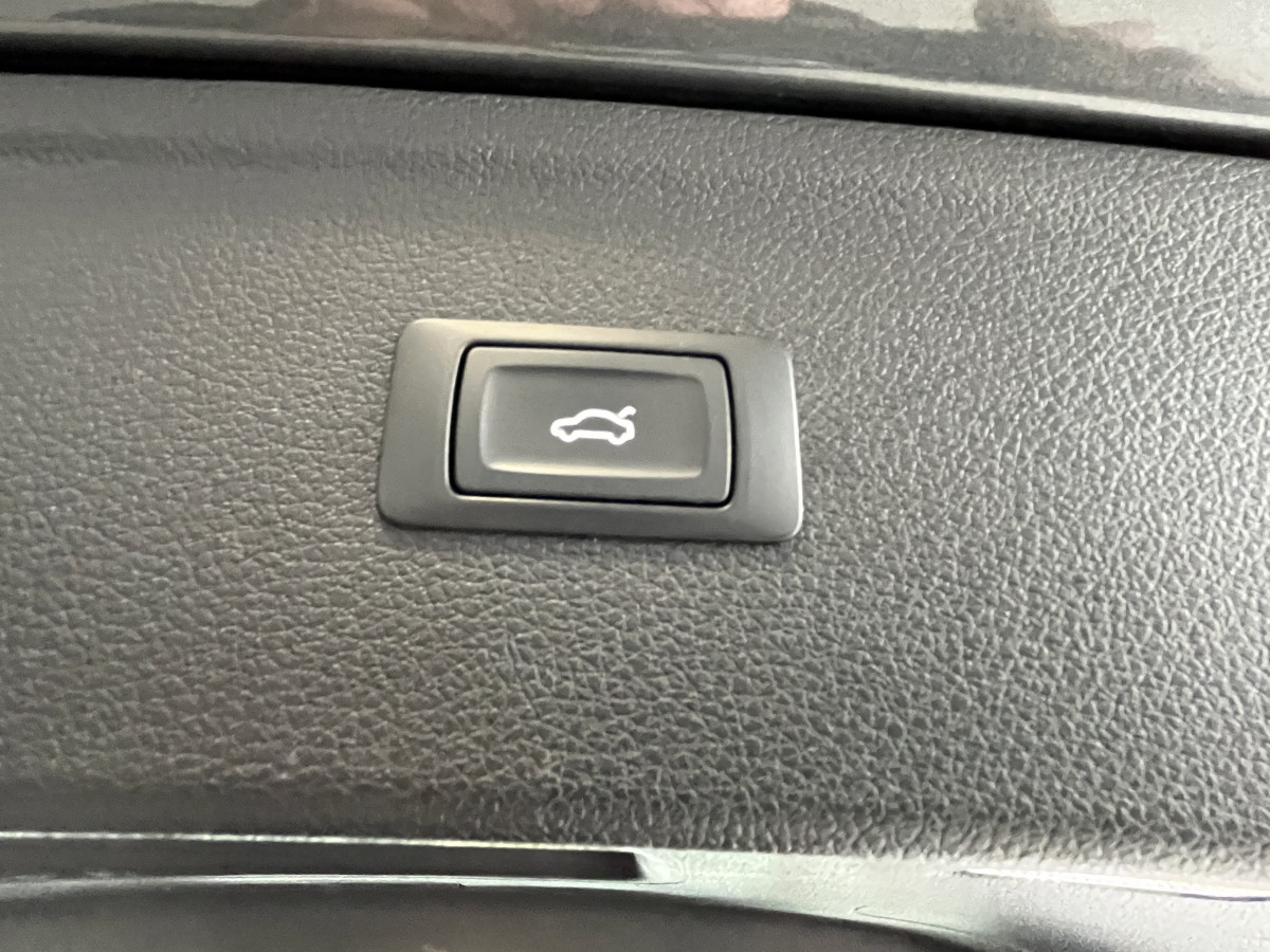 AUDI SQ5 3,0 TDI V6 347 BVA8 QUATTRO TOIT PANORAMIQUE OUVRANT  ATTELAGE ELECTRIQUE GPS  CAMERA  KEYLESS REGULATEUR LIMITEUR  PHARES MATRIX  LED  LED PARK PILOT FULL CUIR  DRIVE SELECT JANTE 21 EXCELLENT ETAT