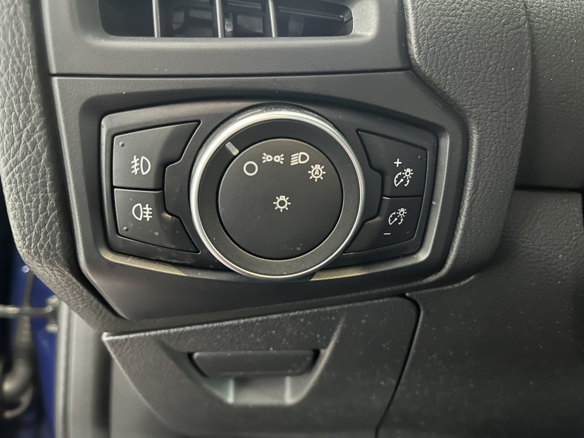 FORD FOCUS ST 2,0 250 PACK PERFORMANCE GPS CAMERA PACK HIVER RECARO KEYLESS APPLE CARPLAY  HIFI SONY BLUETOOTH JANTES 19  EXCELLENT ETAT