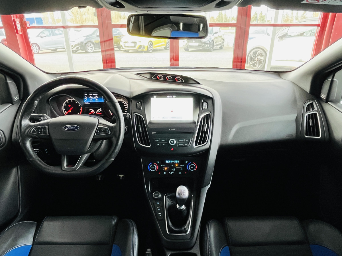 FORD FOCUS ST 2,0 250 PACK PERFORMANCE GPS CAMERA PACK HIVER RECARO KEYLESS APPLE CARPLAY  HIFI SONY BLUETOOTH JANTES 19  EXCELLENT ETAT