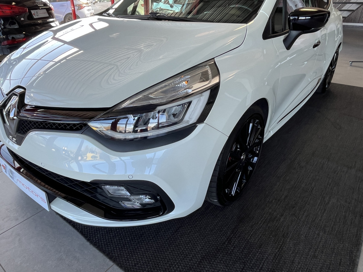 RENAULT CLIO RS TROPHY 1,6 220 EDC GPS CAMERA REGULATEUR LIMITEUR AKRAPOVIC KEYLESS RS DRIVE  HIFI BASS REFLEX PARK PILOT FEUX LED JANTES 18 EXCELLENT ETAT