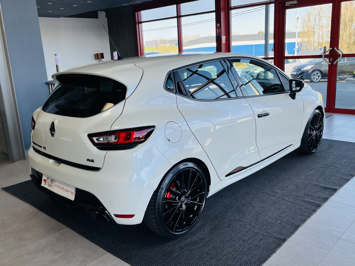RENAULT CLIO RS TROPHY 1,6 220 EDC GPS CAMERA REGULATEUR LIMITEUR AKRAPOVIC KEYLESS RS DRIVE  HIFI BASS REFLEX PARK PILOT FEUX LED JANTES 18 EXCELLENT ETAT