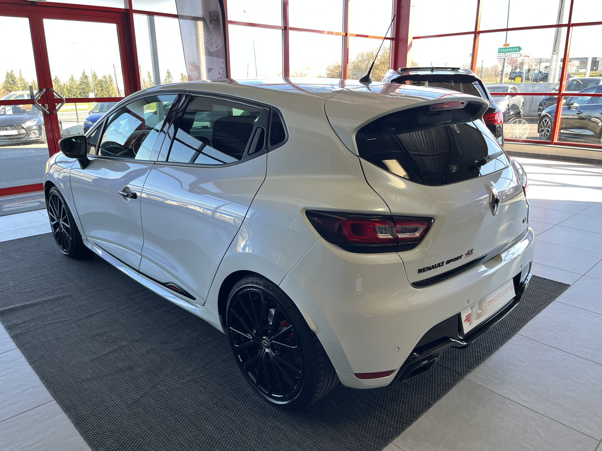 RENAULT CLIO RS TROPHY 1,6 220 EDC GPS CAMERA REGULATEUR LIMITEUR AKRAPOVIC KEYLESS RS DRIVE  HIFI BASS REFLEX PARK PILOT FEUX LED JANTES 18 EXCELLENT ETAT