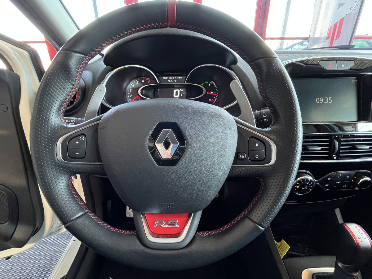 RENAULT CLIO RS TROPHY 1,6 220 EDC GPS CAMERA REGULATEUR LIMITEUR AKRAPOVIC KEYLESS RS DRIVE  HIFI BASS REFLEX PARK PILOT FEUX LED JANTES 18 EXCELLENT ETAT