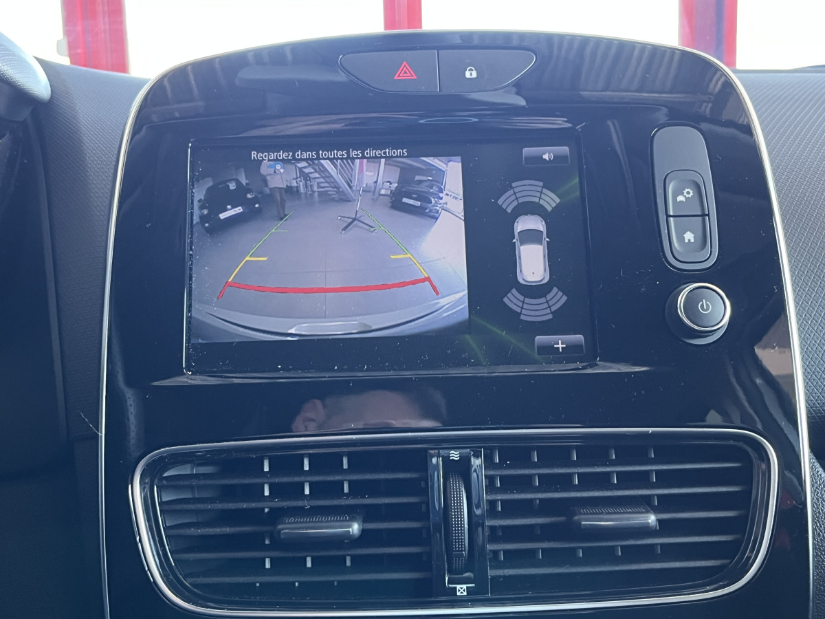 RENAULT CLIO RS TROPHY 1,6 220 EDC GPS CAMERA REGULATEUR LIMITEUR AKRAPOVIC KEYLESS RS DRIVE  HIFI BASS REFLEX PARK PILOT FEUX LED JANTES 18 EXCELLENT ETAT