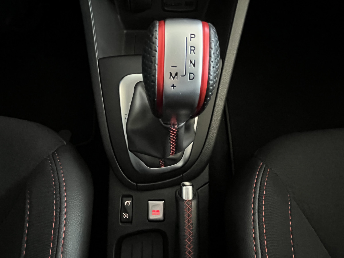 RENAULT CLIO RS TROPHY 1,6 220 EDC GPS CAMERA REGULATEUR LIMITEUR AKRAPOVIC KEYLESS RS DRIVE  HIFI BASS REFLEX PARK PILOT FEUX LED JANTES 18 EXCELLENT ETAT