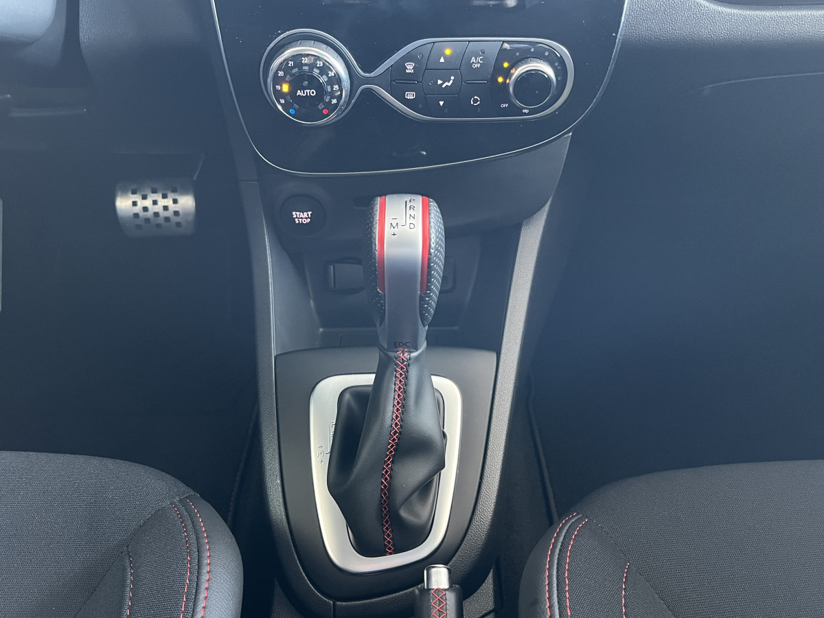 RENAULT CLIO RS TROPHY 1,6 220 EDC GPS CAMERA REGULATEUR LIMITEUR AKRAPOVIC KEYLESS RS DRIVE  HIFI BASS REFLEX PARK PILOT FEUX LED JANTES 18 EXCELLENT ETAT