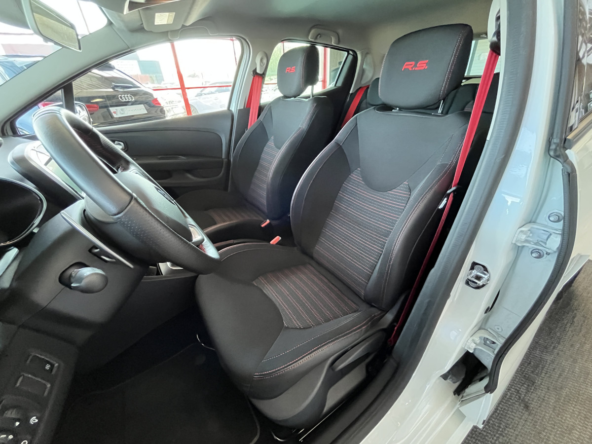 RENAULT CLIO RS TROPHY 1,6 220 EDC GPS CAMERA REGULATEUR LIMITEUR AKRAPOVIC KEYLESS RS DRIVE  HIFI BASS REFLEX PARK PILOT FEUX LED JANTES 18 EXCELLENT ETAT