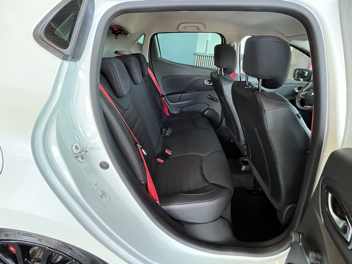 RENAULT CLIO RS TROPHY 1,6 220 EDC GPS CAMERA REGULATEUR LIMITEUR AKRAPOVIC KEYLESS RS DRIVE  HIFI BASS REFLEX PARK PILOT FEUX LED JANTES 18 EXCELLENT ETAT