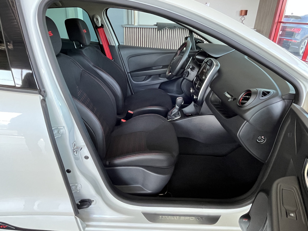 RENAULT CLIO RS TROPHY 1,6 220 EDC GPS CAMERA REGULATEUR LIMITEUR AKRAPOVIC KEYLESS RS DRIVE  HIFI BASS REFLEX PARK PILOT FEUX LED JANTES 18 EXCELLENT ETAT