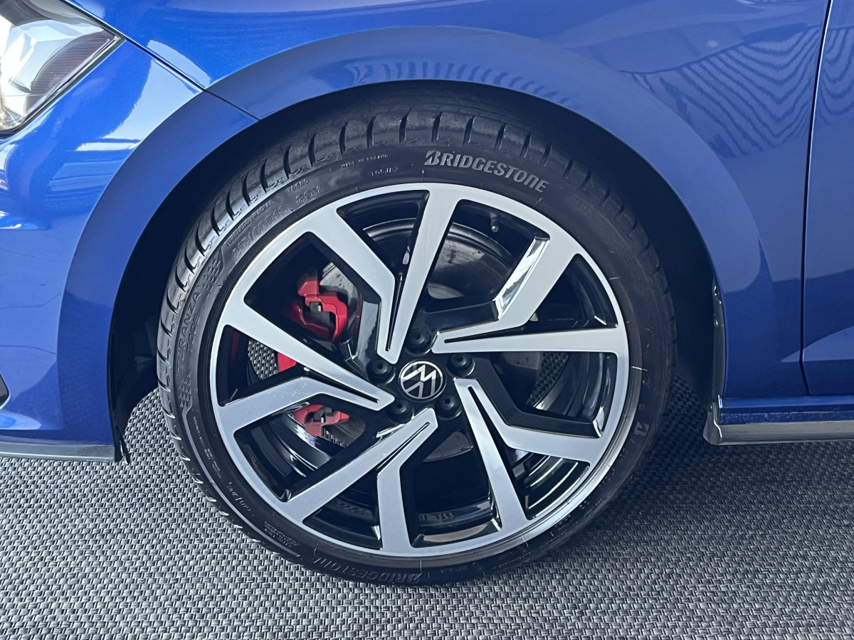 VOLKSWAGEN  POLO 2,0 TSI 200 DSG6 TOIT PANORAMIQUE GPS  CAMERA  VITUAL COCKPIT DMS ACC REGULATEUR ADAPTATIF LIMITEUR PARK PILOT IQ DRIVE  JANTES BRESCIA FEUX HALOGENE  EXCELLENT ETAT