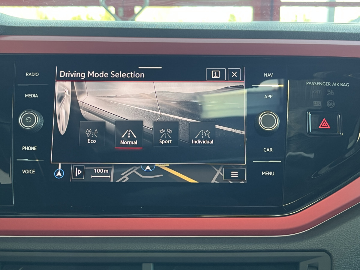 VOLKSWAGEN  POLO 2,0 TSI 200 DSG6 TOIT PANORAMIQUE GPS  CAMERA  VITUAL COCKPIT DMS ACC REGULATEUR ADAPTATIF LIMITEUR PARK PILOT IQ DRIVE  JANTES BRESCIA FEUX HALOGENE  EXCELLENT ETAT