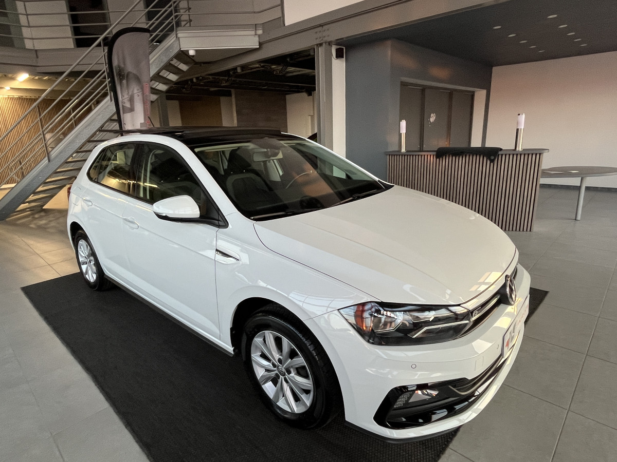 VOLKSWAGEN POLO 1,0 TSI 95 R-LINE  DSG7 TOIT PANORAMIQUE OUVRANT GPS  REGULATEUR ADAPTATIF  LIMITEUR PARK PILOT FEU HALOGENE JANTE ALU 15 EXCELLENT ETAT