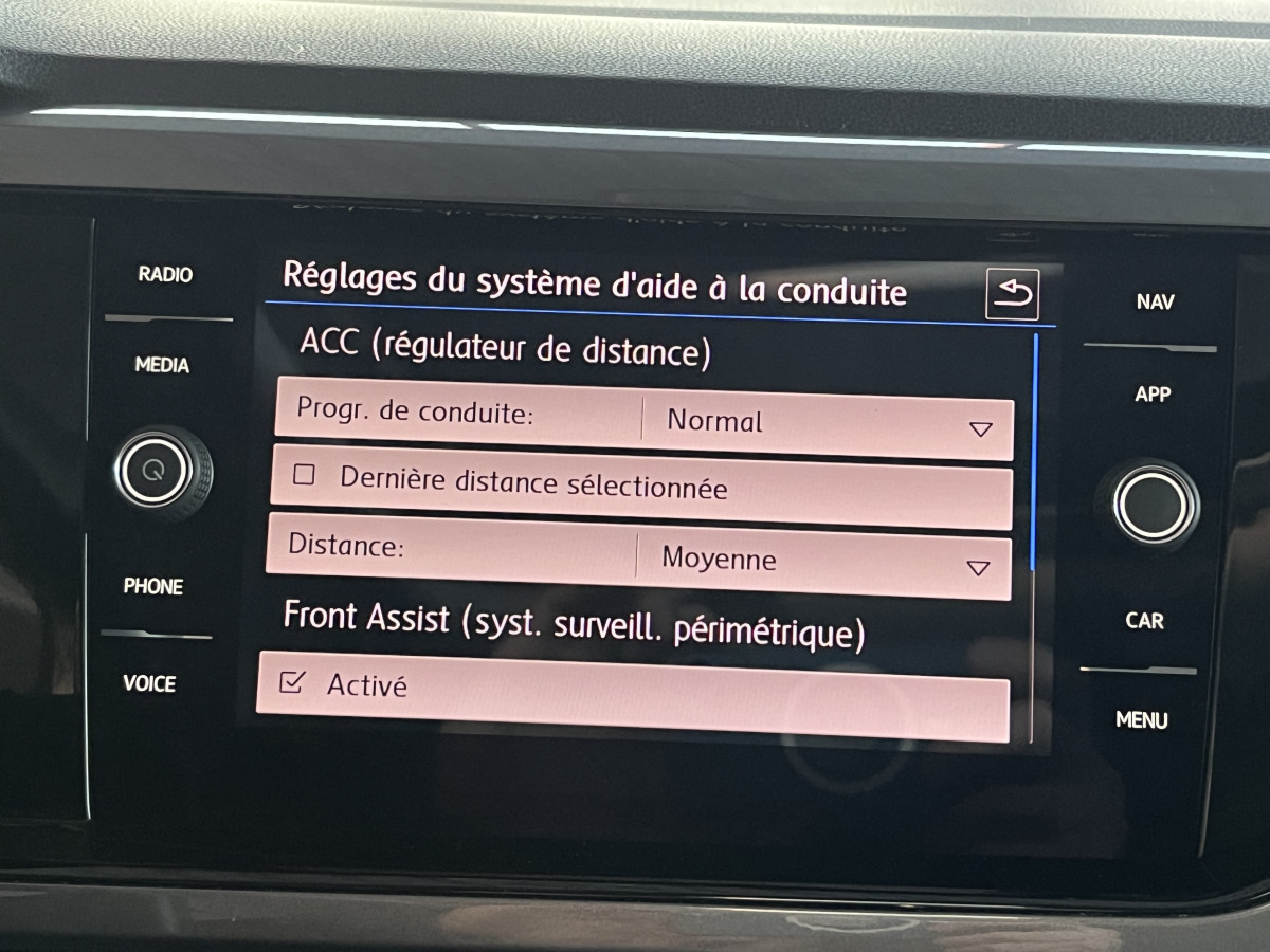 VOLKSWAGEN POLO 1,0 TSI 95 R-LINE  DSG7 TOIT PANORAMIQUE OUVRANT GPS  REGULATEUR ADAPTATIF  LIMITEUR PARK PILOT FEU HALOGENE JANTE ALU 15 EXCELLENT ETAT