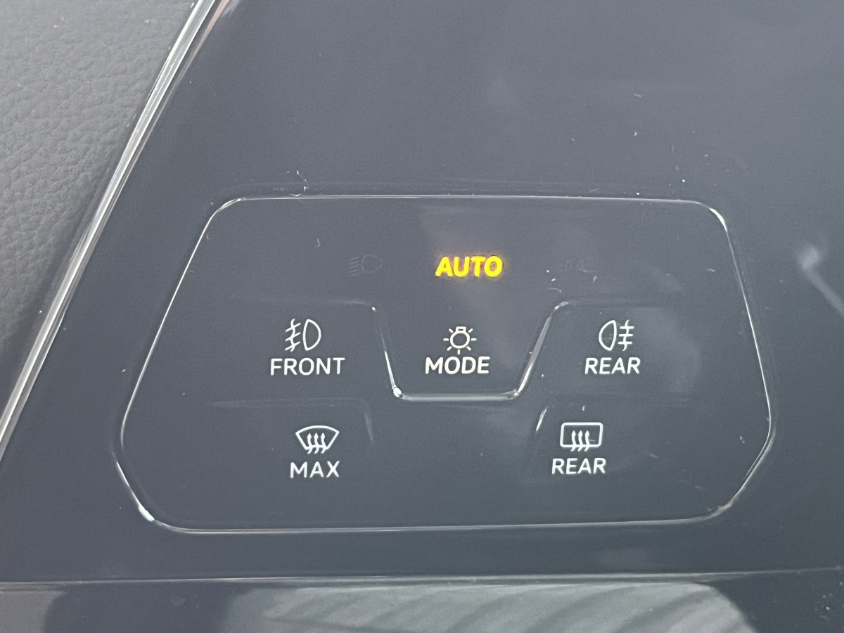 VOLKSWAGEN GOLF 8 GTD 2,0 TDI 200 DSG7 TOIT PANORAMIQUE GPS CAMERA  ATTELAGE HIFI HARMAN/KARDON IQ-DRIVE  REGULATEUR ADAPTATIF  LIMITEUR FULL LED APPLE CARPLAY KEYLESS DRIVE SELECT  EXCELLENT ETAT