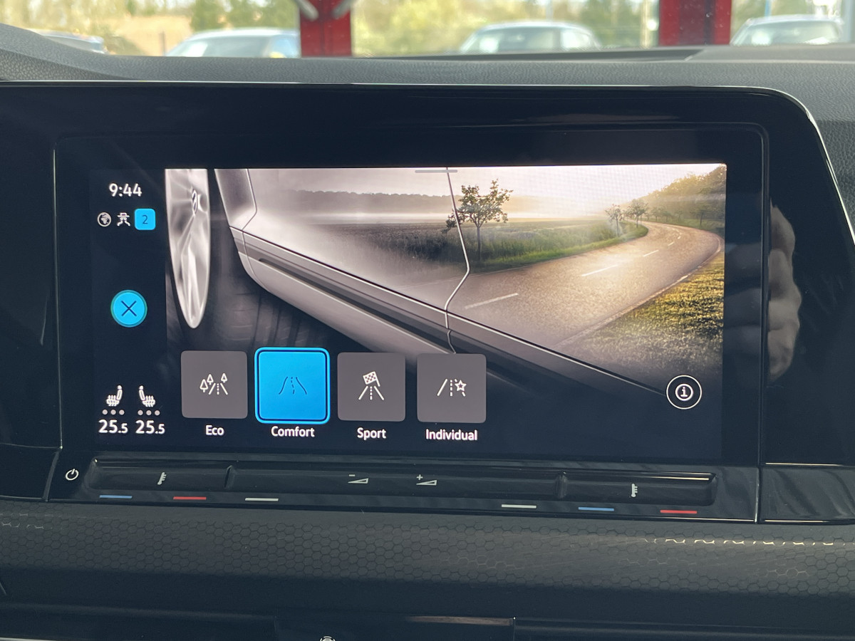 VOLKSWAGEN GOLF 8 GTD 2,0 TDI 200 DSG7 TOIT PANORAMIQUE GPS CAMERA  ATTELAGE HIFI HARMAN/KARDON IQ-DRIVE  REGULATEUR ADAPTATIF  LIMITEUR FULL LED APPLE CARPLAY KEYLESS DRIVE SELECT  EXCELLENT ETAT