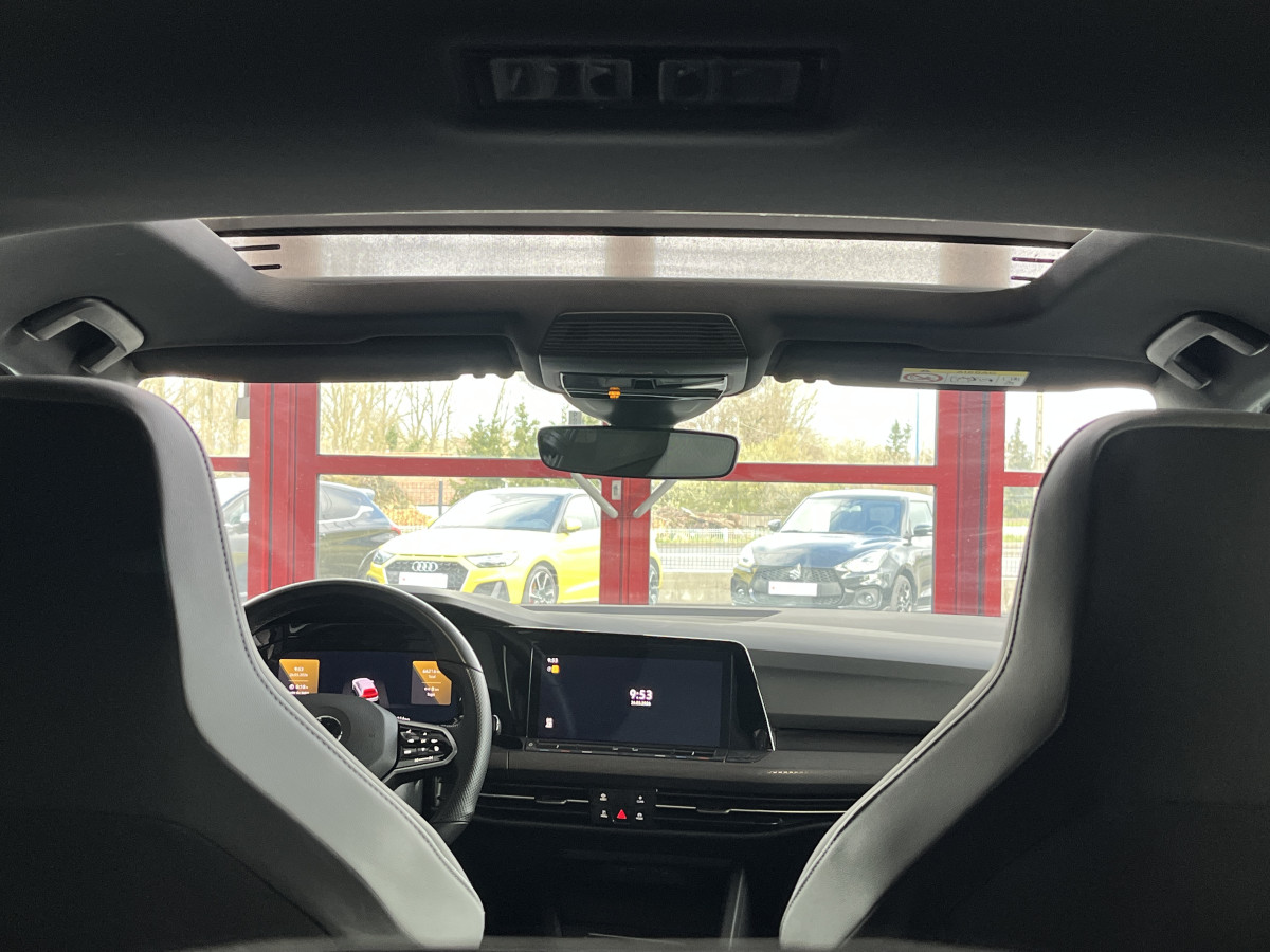 VOLKSWAGEN GOLF 8 GTD 2,0 TDI 200 DSG7 TOIT PANORAMIQUE GPS CAMERA  ATTELAGE HIFI HARMAN/KARDON IQ-DRIVE  REGULATEUR ADAPTATIF  LIMITEUR FULL LED APPLE CARPLAY KEYLESS DRIVE SELECT  EXCELLENT ETAT