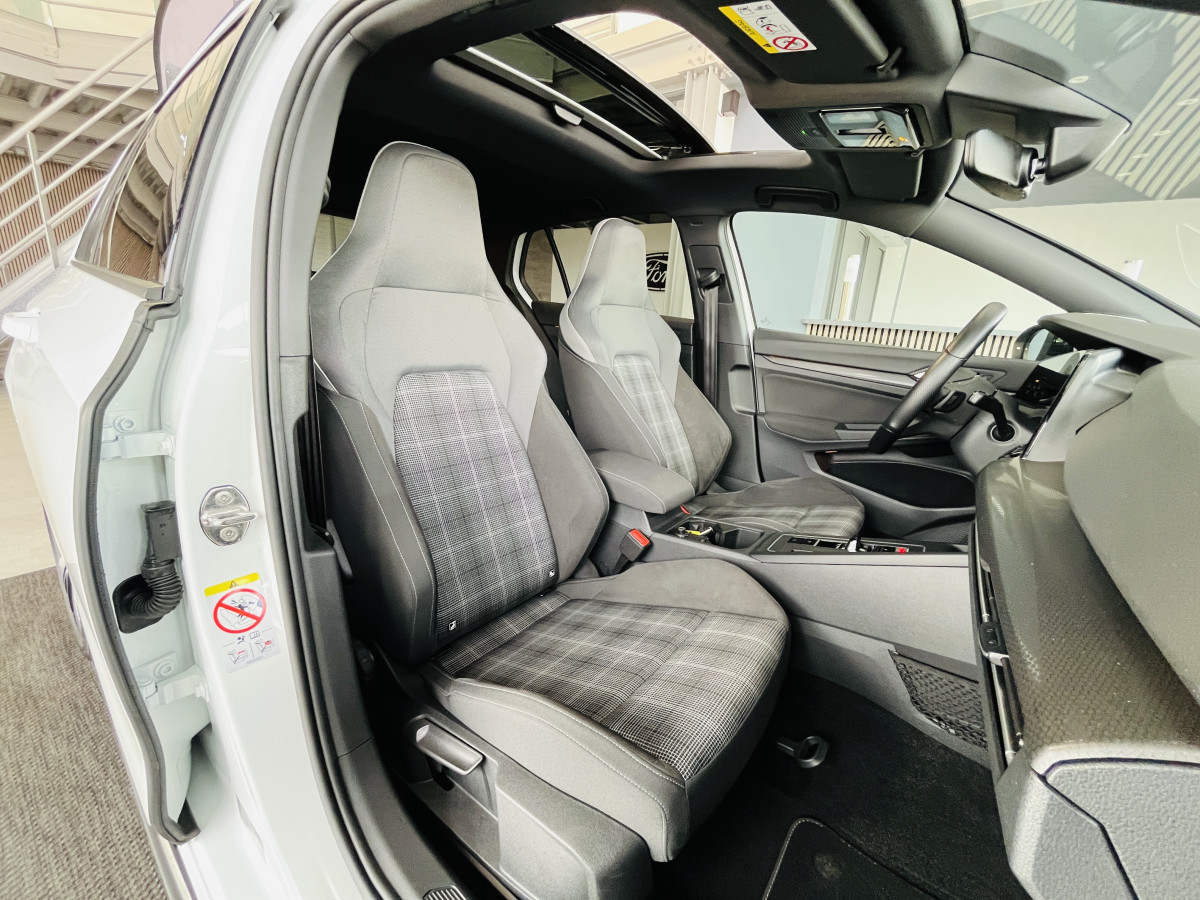 VOLKSWAGEN GOLF 8 GTD 2,0 TDI 200 DSG7 TOIT PANORAMIQUE GPS CAMERA  ATTELAGE HIFI HARMAN/KARDON IQ-DRIVE  REGULATEUR ADAPTATIF  LIMITEUR FULL LED APPLE CARPLAY KEYLESS DRIVE SELECT  EXCELLENT ETAT